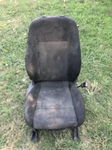 Hemisko cistenje na sediste od kola pred